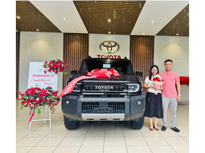 Toyota Hải Dương bàn giao Land Cruiser FJ màu đen cho gia đình anh Sơn tại Hải Dương