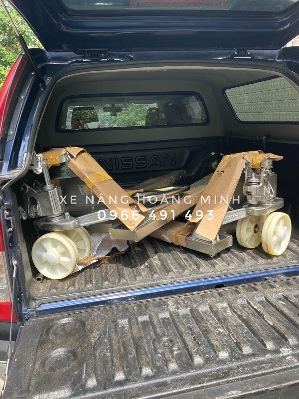 GIAO XE NÂNG TAY INOX TẬN NƠI