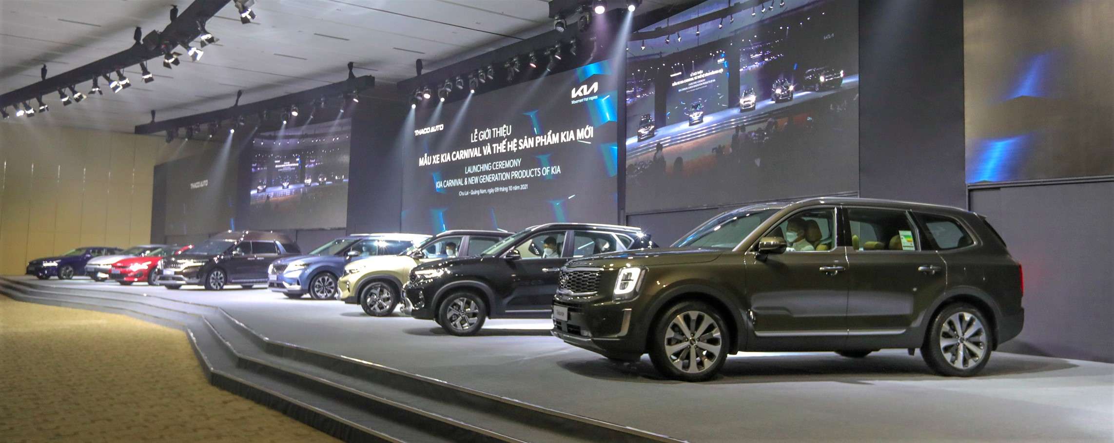 GIỚI THIỆU MẪU XE CARNIVAL VÀ THẾ HỆ SẢN PHẨM MỚI THƯƠNG HIỆU KIA