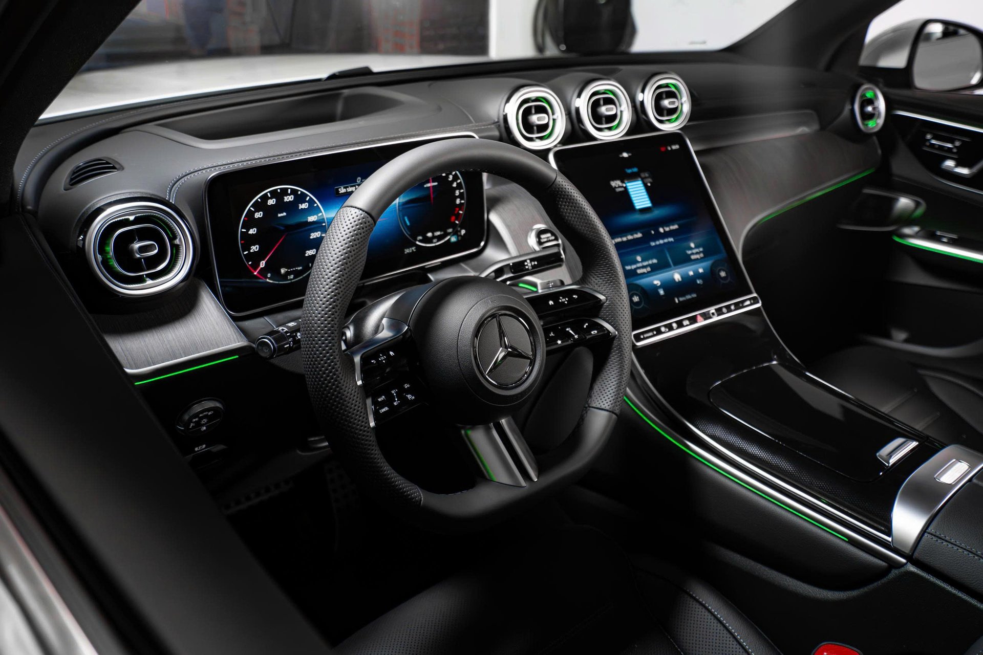 Mercedes-Benz GLC 350 e 4MATIC được trang bị điều hòa tự động 4 vùng