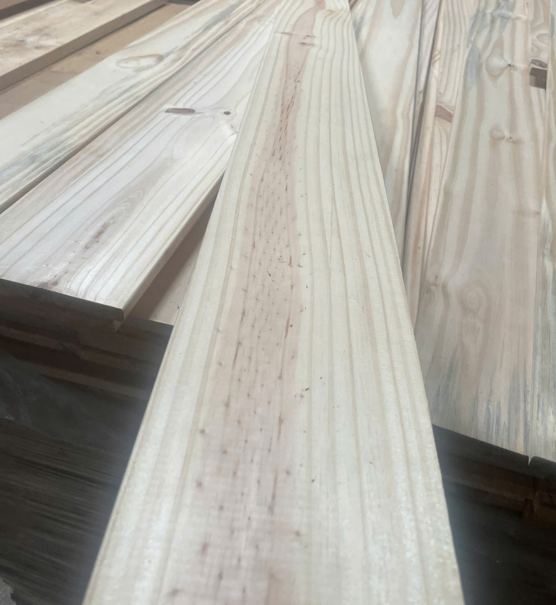 TỔNG KHO GỖ THÔNG TẠI ĐÀ NẴNG - HỒ CHÍ MINH - HÀ NỘI