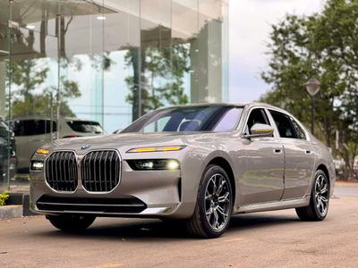 BMW 735i Pure Excellence
