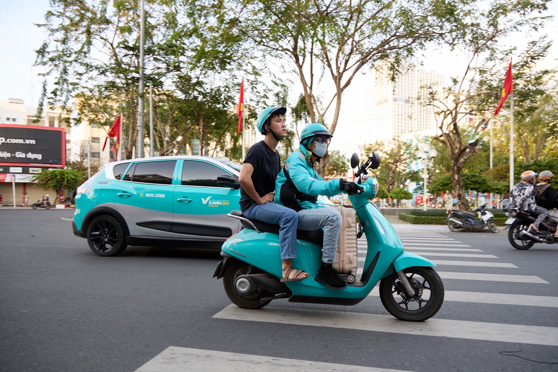 GSM Miễn Phí Thuê, Đổi Pin 3 Năm Cho Tài Xế Xanh SM Bike