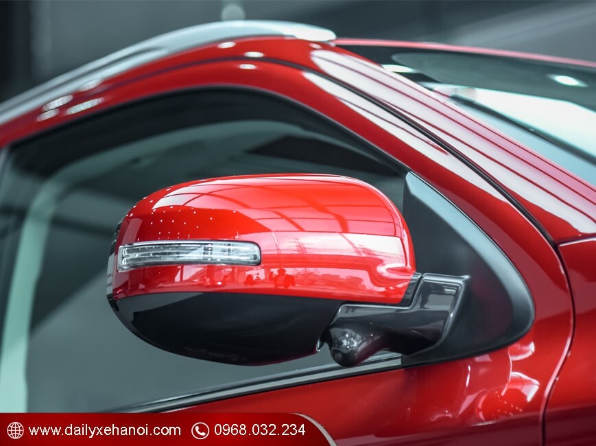 Gương chiếu hậu và camera 360 xe Outlander 2.0 Premium-min