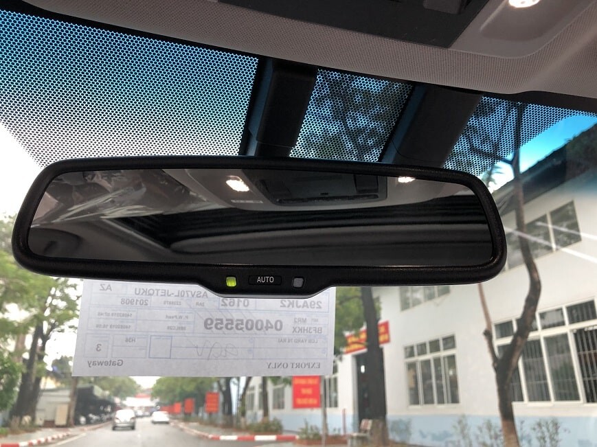 Gướng chống chói tự động Camry nhập khẩu 2.5Q