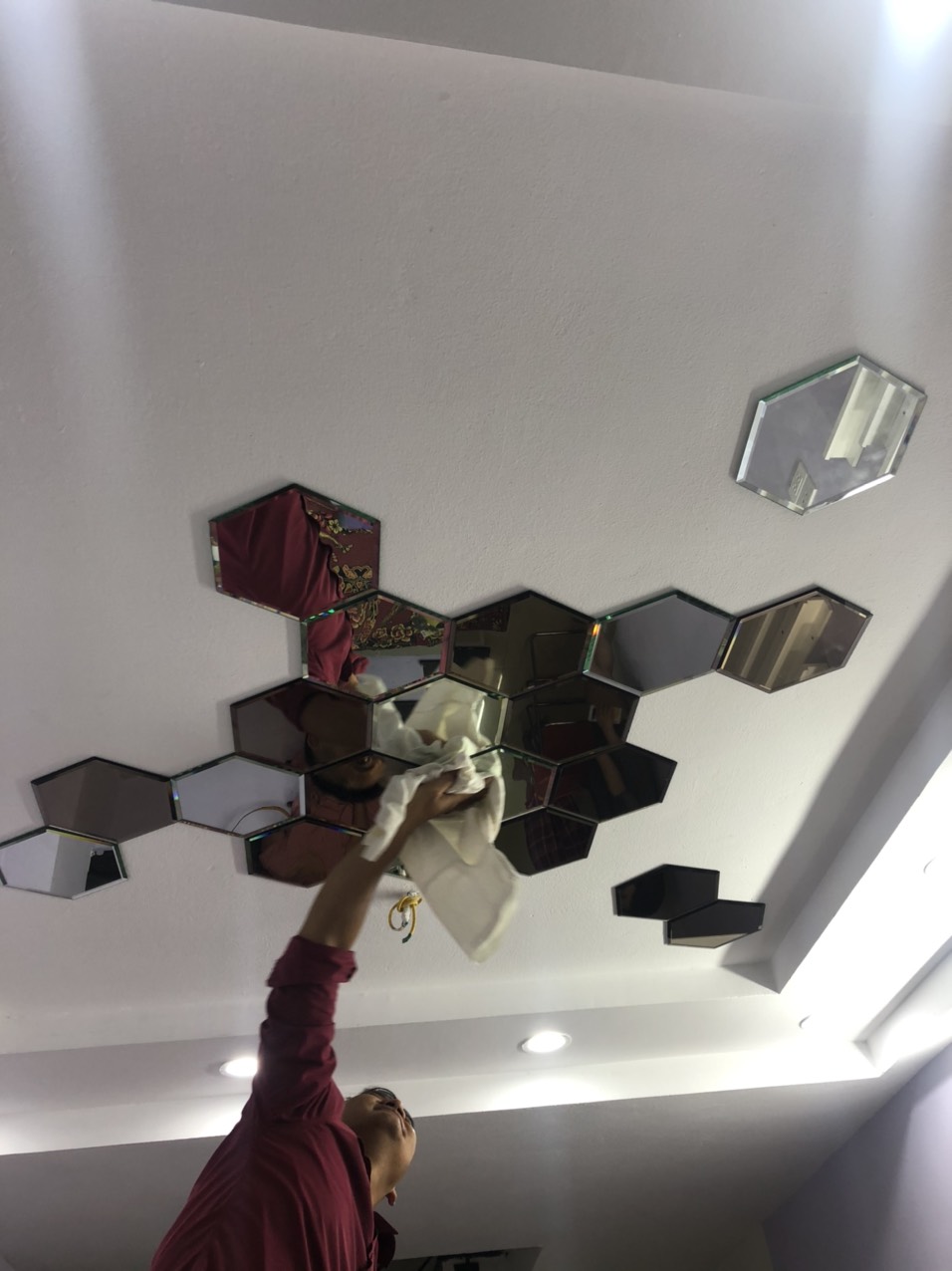 gương dán trần