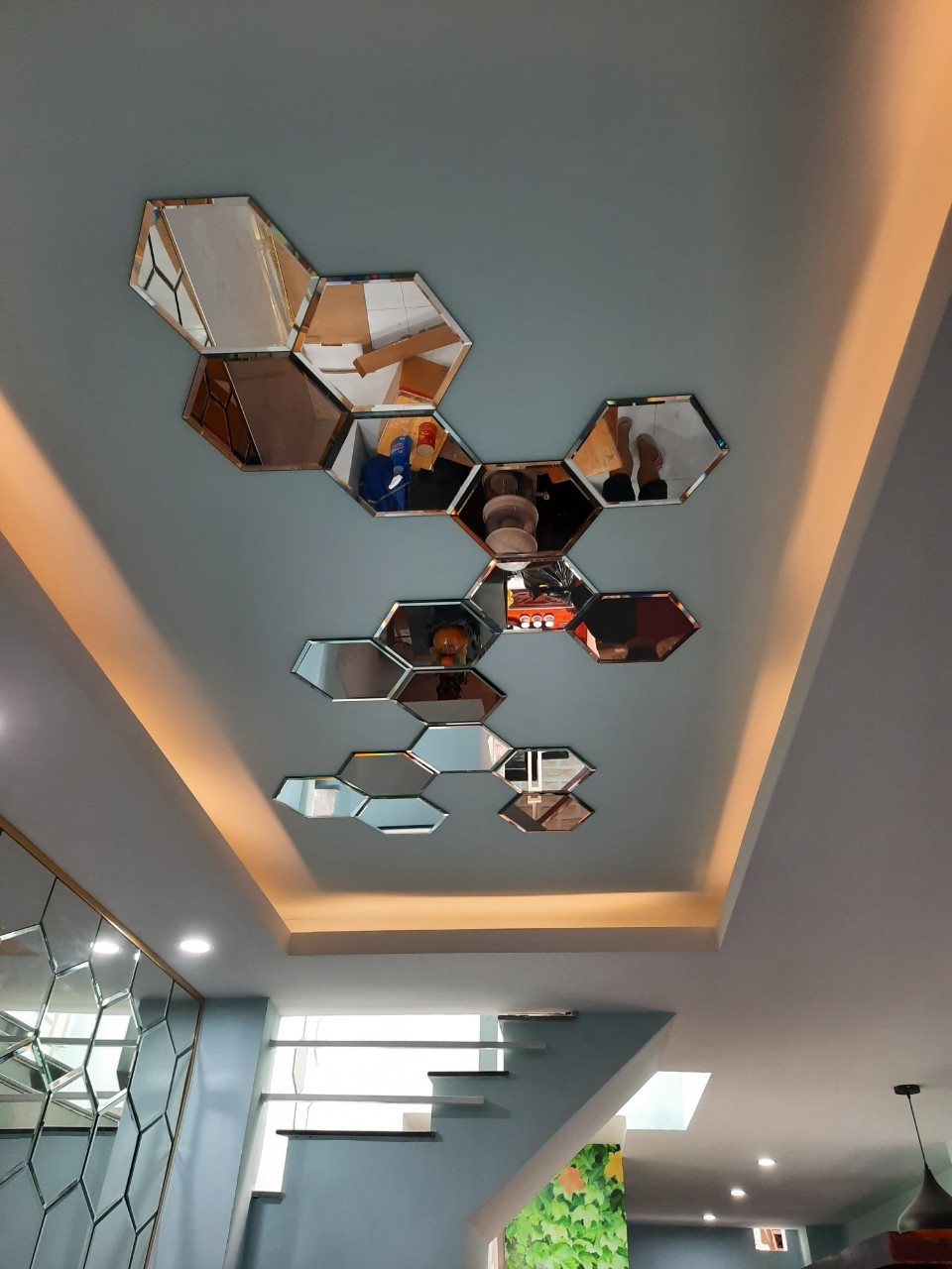 gương dán trần