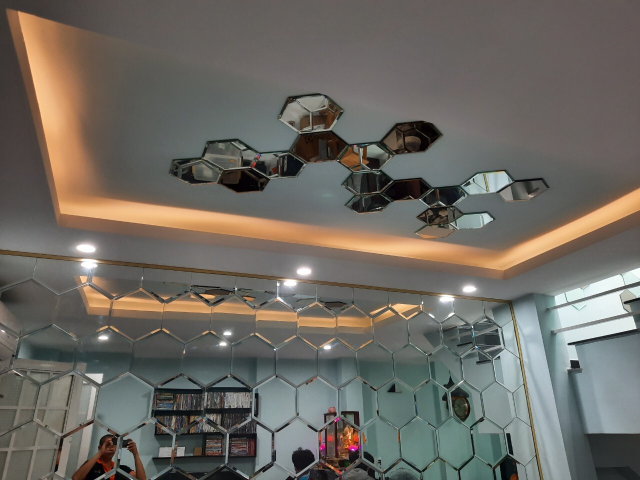 gương dán trần