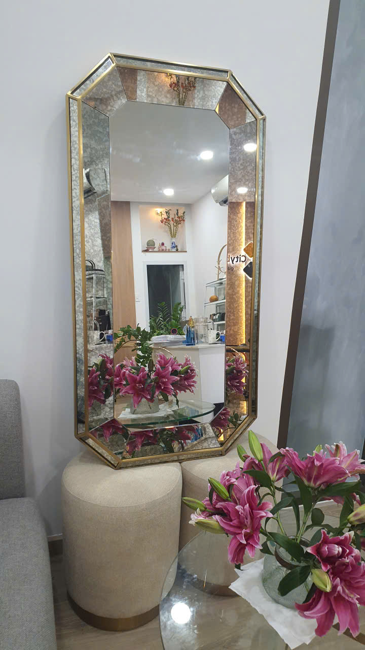 💎 GƯƠNG DECOR BÀN TRANG ĐIỂM KHUNG VÀNG PVD CITYBUILDING – ĐẲNG CẤP PHẢN CHIẾU TỪ SHOWROOM THỰC TẾ