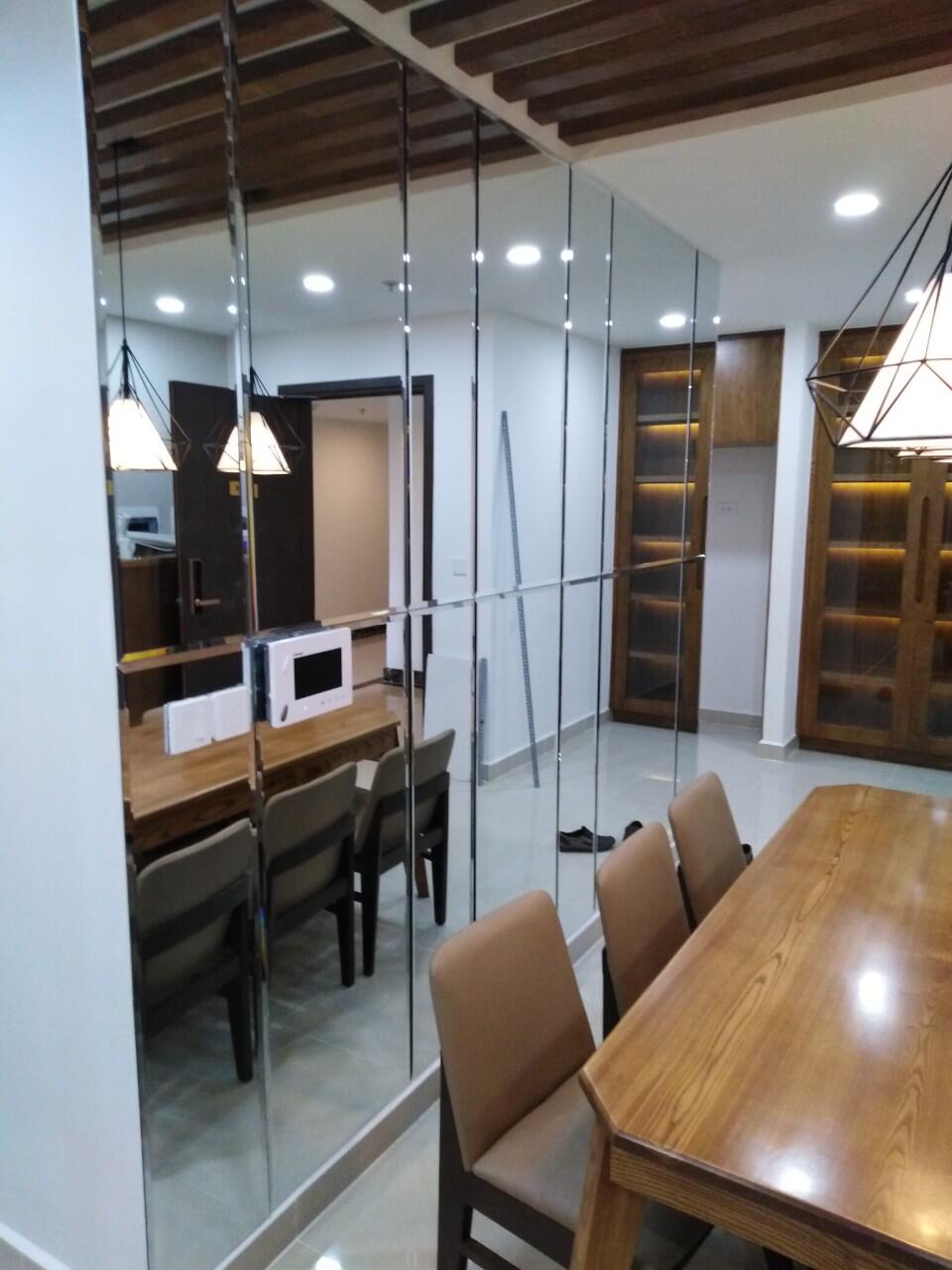 Kính Trang Trí Bàn Ăn