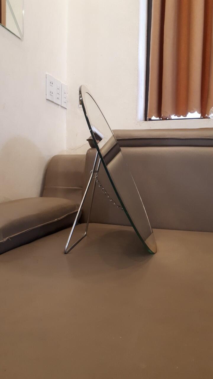 Gương soi mặt