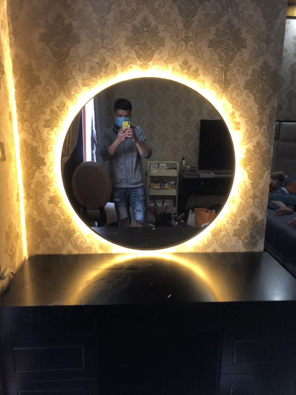 Gương treo tường