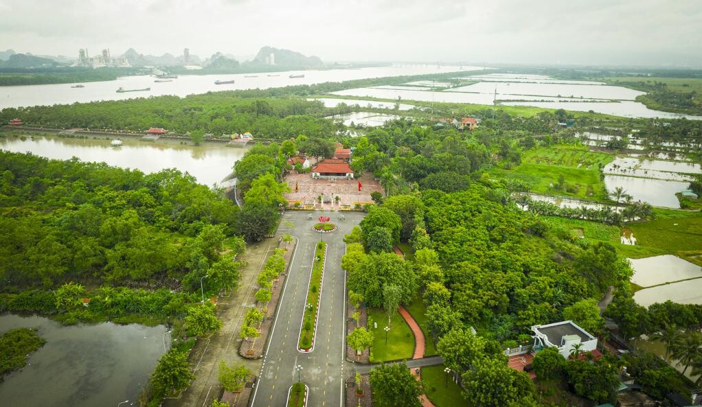 🌿 QUẢNG YÊN – NƠI DÒNG SÔNG GẶP BIỂN, NƠI LỊCH SỬ GẶP NHỊP SỐNG HÔM NAY