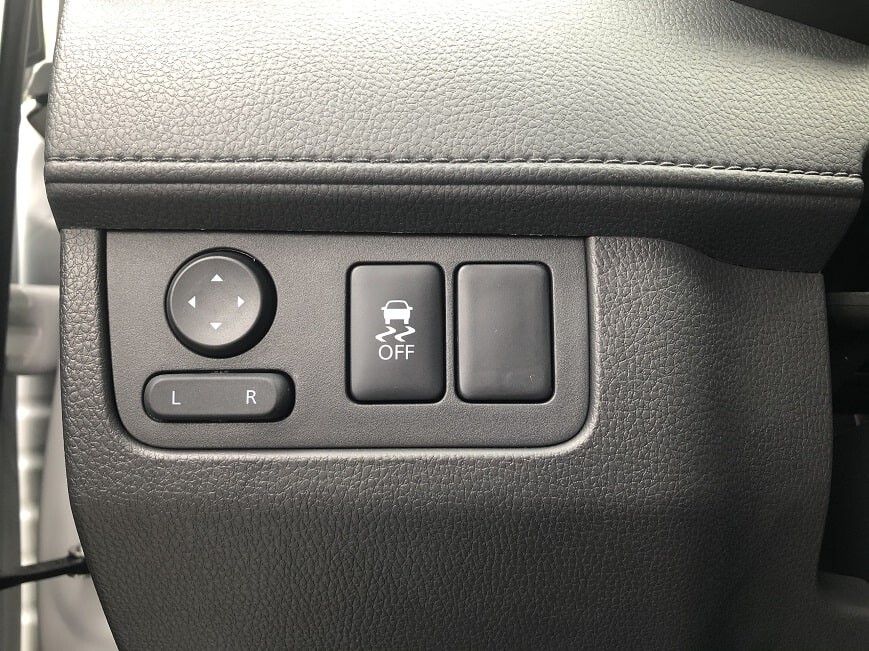 hệ thống nút bật tắt cân bằng điện tử xe Xpander bản số sàn