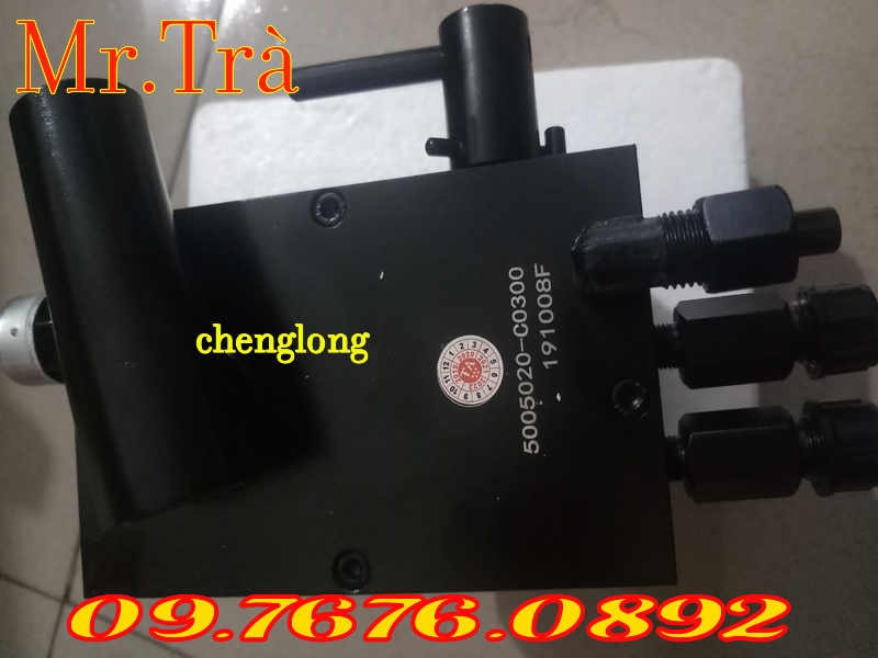  hộp kích cabinm hộp kích chenglong, 5005020-C0300191008F, kich xe chenglong.