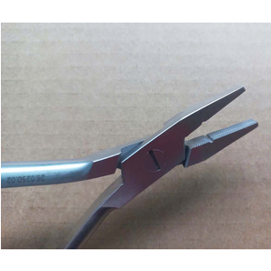 Kìm rút đinh phẫu thuật có rãnh dọc 17cm Hilbro 26.0250.02