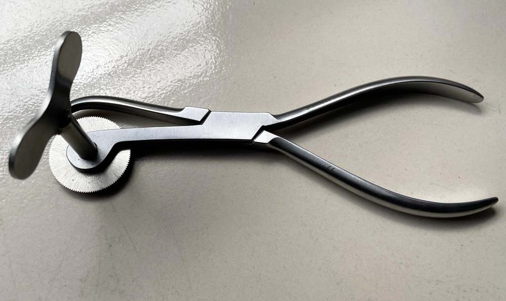 Cưa cắt nhẫn 17cm (Dùng trong phẫu thuật xương) Hilbro 28.1470.00