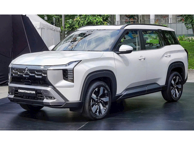 HÌNH ẢNH THỰC TẾ MITSUBISHI DESTINATOR 2025 DỰ KIẾN RA MẮT