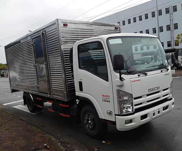 Xe ô tô tải thùng kín tải trọng 225 tấn model QKR77HE4