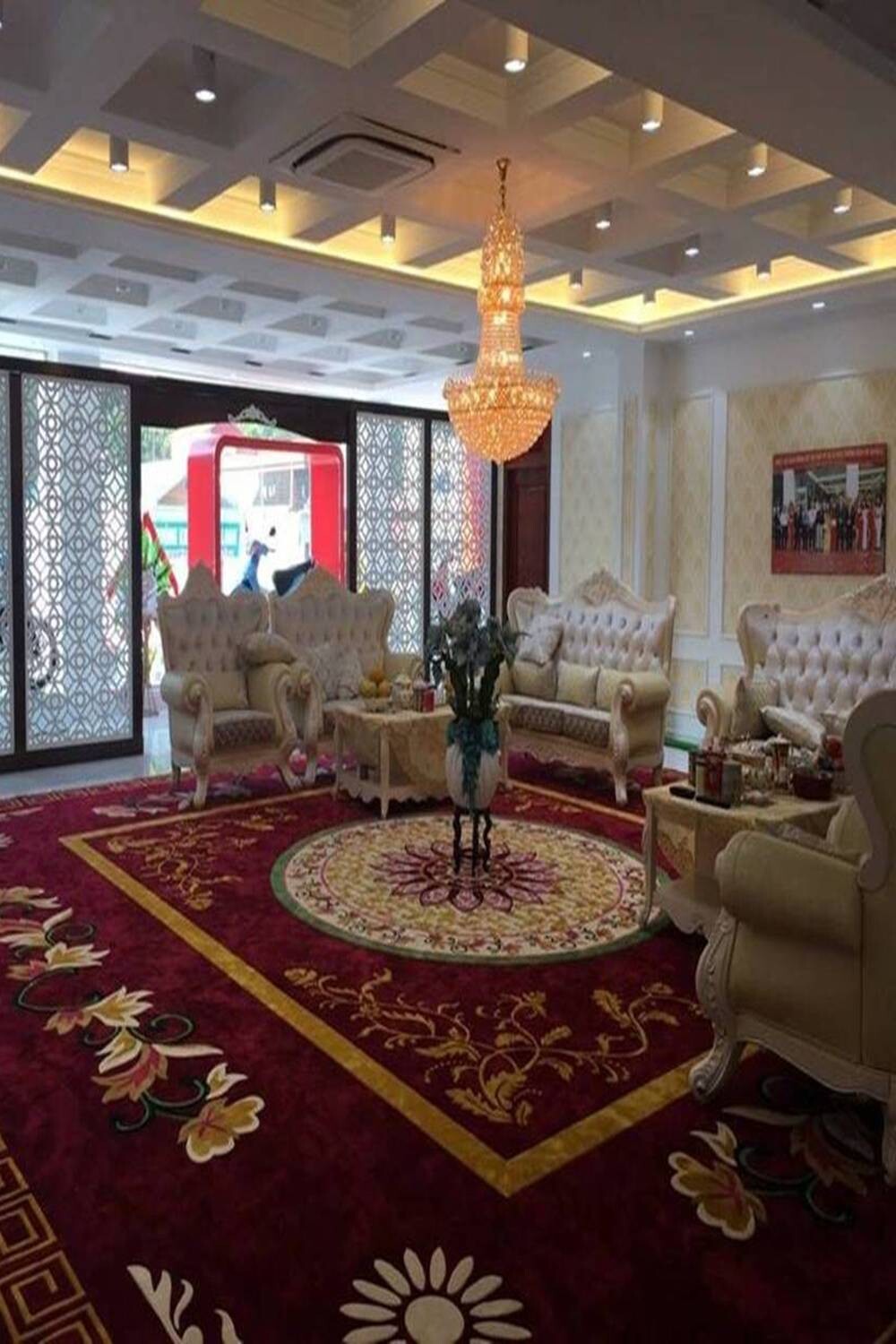 Hoàn thiện công trình thảm khánh tiết dệt thủ công sợi acrylic HT-A004