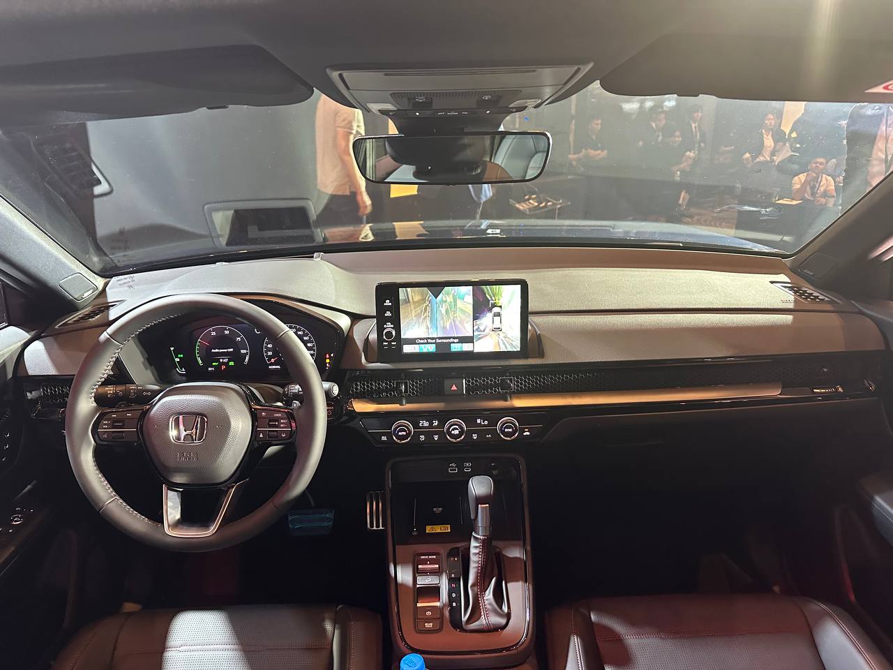Khoang nội thất xe Honda CR-V tràn ngập công nghệ hiện đại