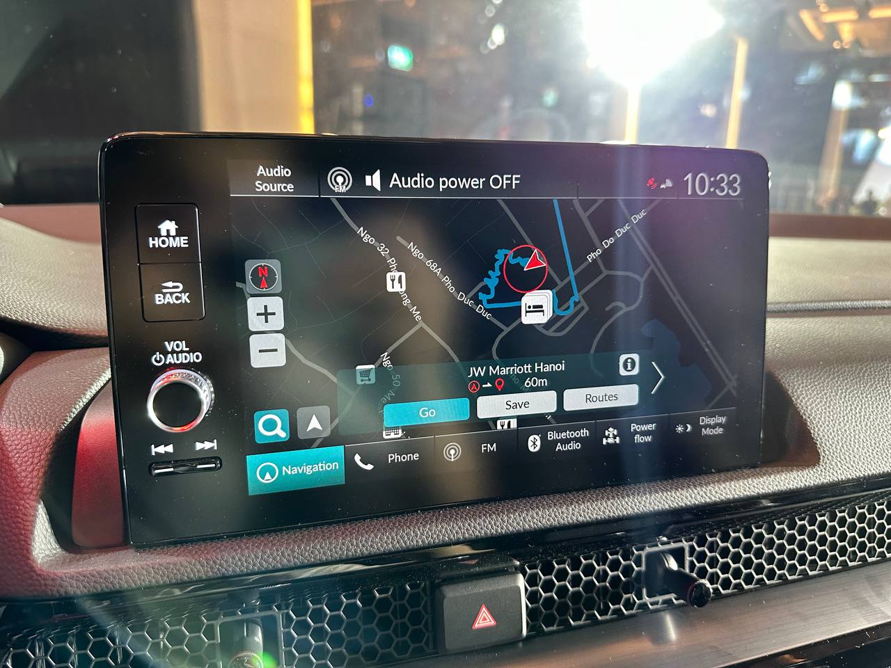 Màn hình giải trí trung tâm dạng cảm ứng 9 inch, kết nối Apple CarPlay không dây và Android Auto