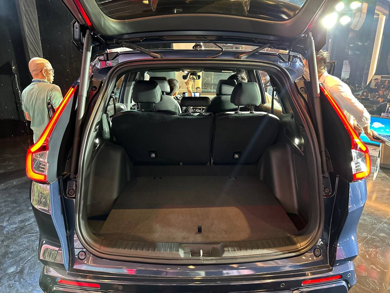 Khoang hành lý rộng rãi của xe Honda CR-V