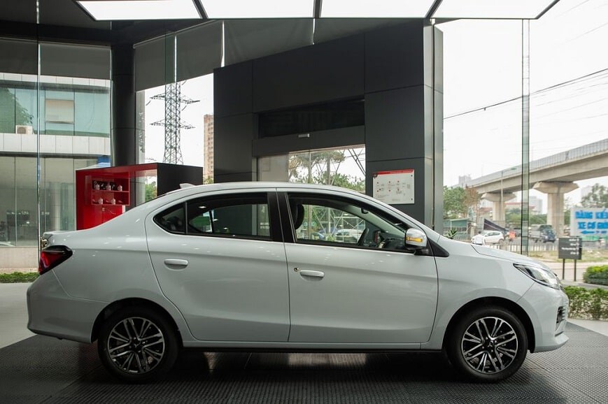 Hông xe Mitsubishi Attrage CVT phiên bản Premium cao cấp