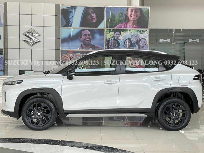 Hình ảnh phần hông xe Suzuki Fronx GLX Plus - Phiên bản cao cấp nhất