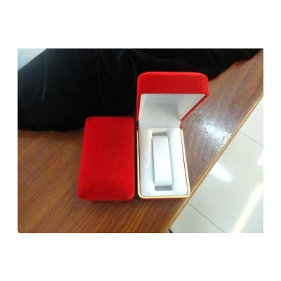 Hộp đựng đồng hồ đeo tay nhung đơn rẻ