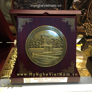 Hộp gỗ đồng biểu tượng khuê văn các Hà Nội 15x15cm