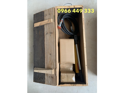 Kích nhổ néo thép 30 tấn