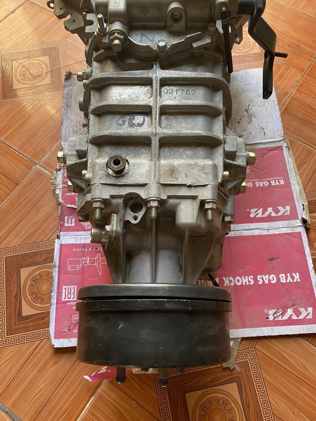 Phụ Tùng Hộp Số Xe Tải Isuzu