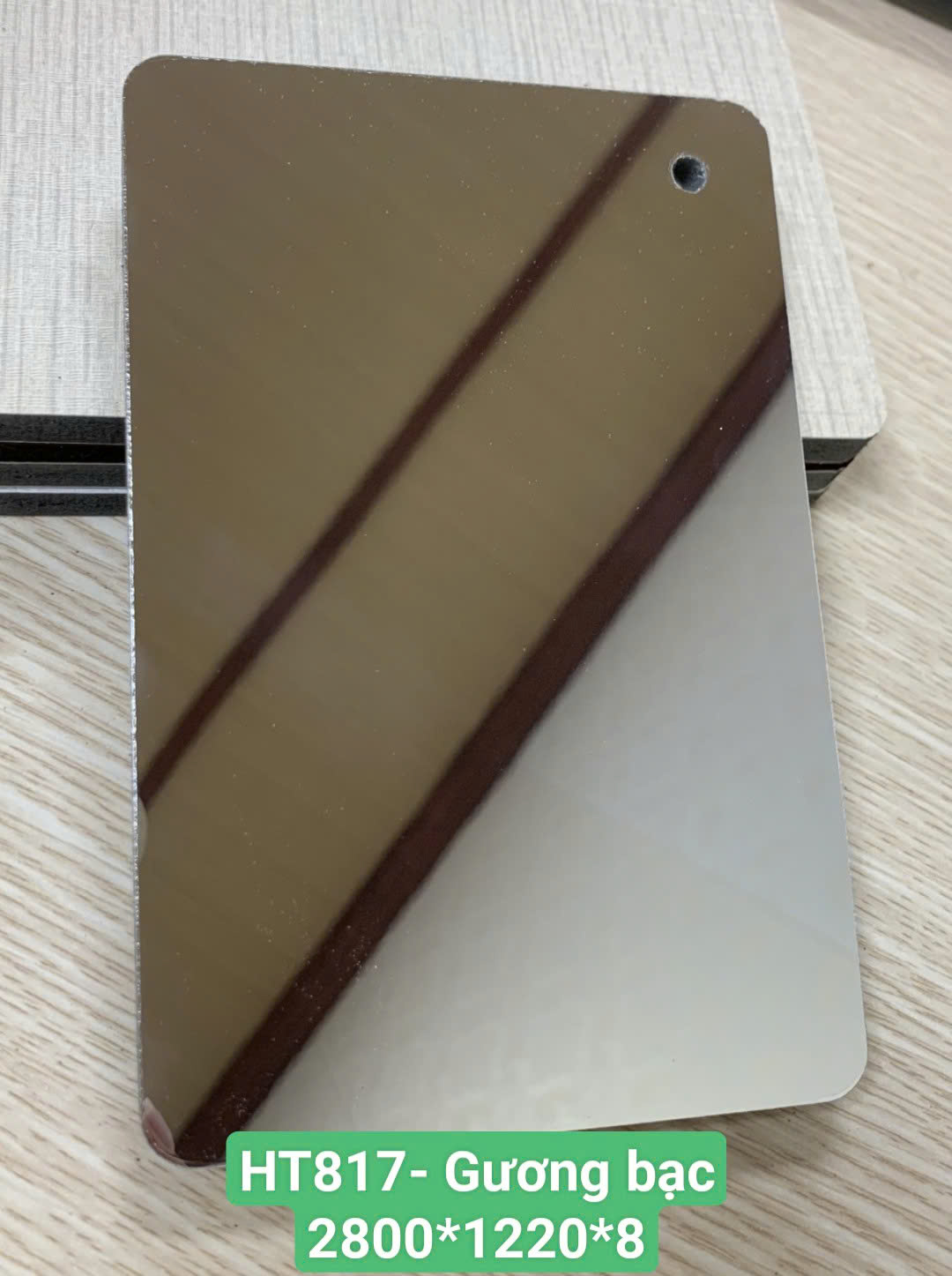 Tấm ốp sợi than tre HT- TRÁNG GƯƠNG 8mm