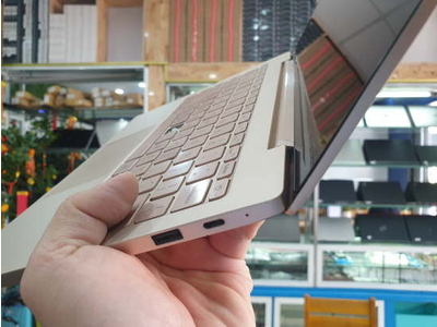 Hướng dẫn cách sửa bản lề laptop đơn giản và hiệu quả nhất