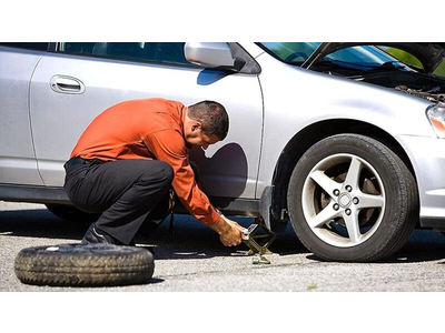 Hướng dẫn thay lốp xe ô tô dự phòng - Hyundai An Khánh