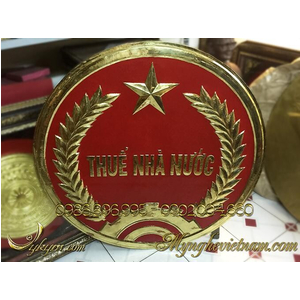 Logo thuế nhà nước bằng đồng treo tòa nhà