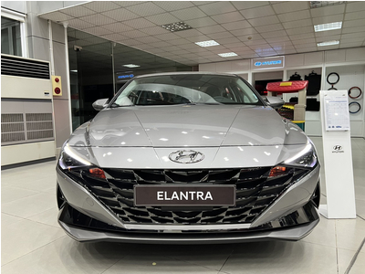 Hyundai Elantra 1.6 AT Đặc Biệt