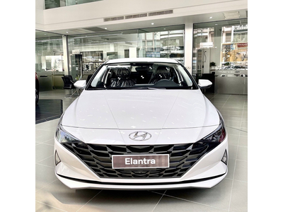 Hyundai Elantra 1.6 AT Tiêu Chuẩn