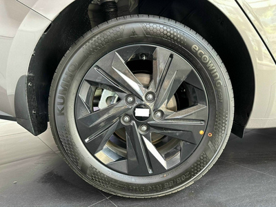 Hyundai Elantra 2025 1.6 AT Đặc Biệt: Giá Ưu Đãi & Khuyến Mại