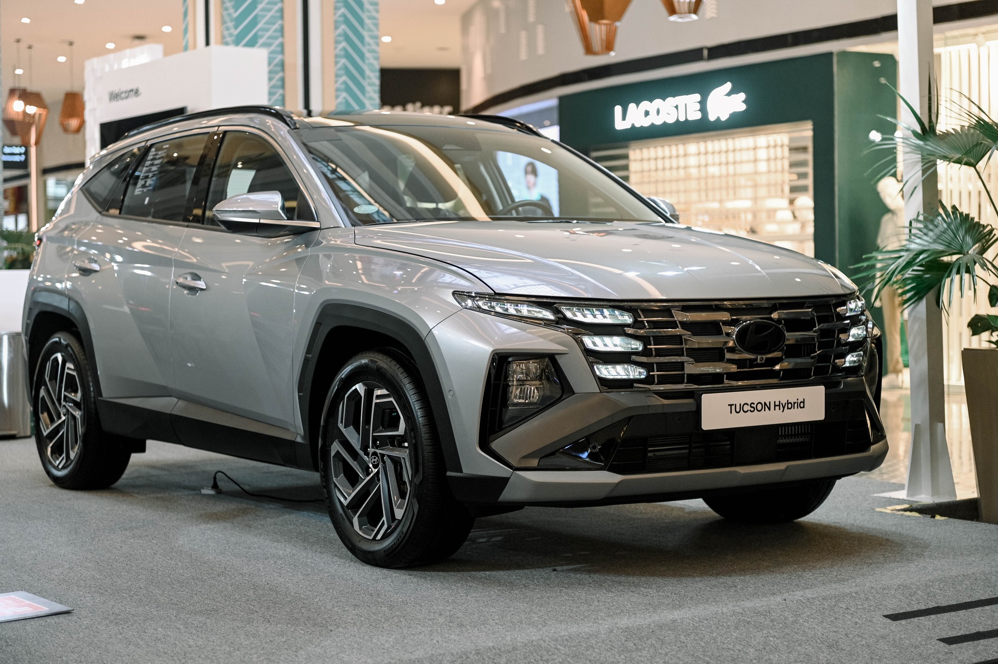 Hyundai Tucson Hybrid: Giá xe lăn bánh & khuyến mãi tốt nhất