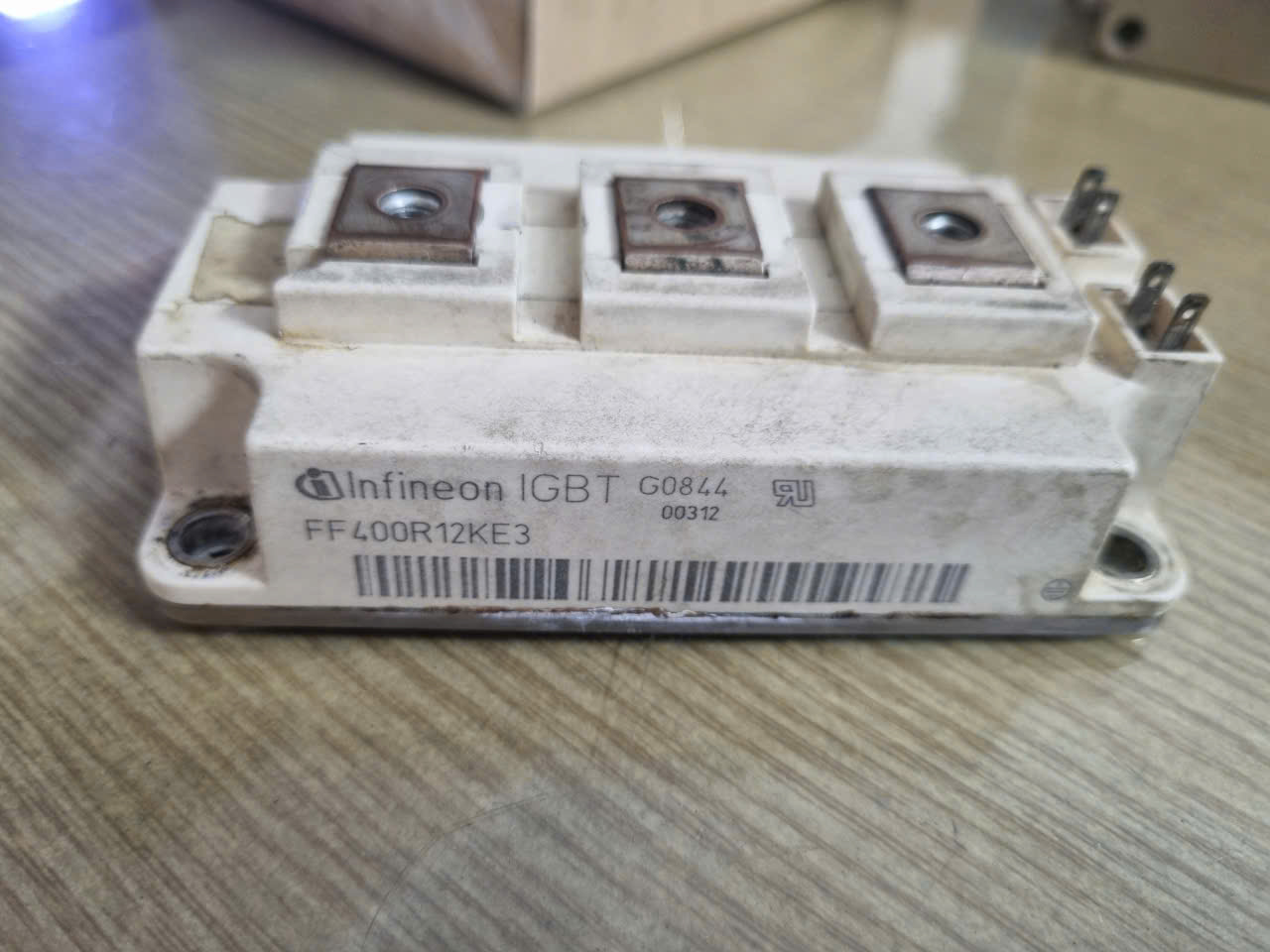 IGBT Infineon FF400R12KE3