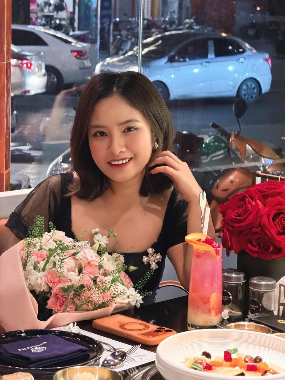 Ms. Trang - Kinh doanh - 098 147 9996