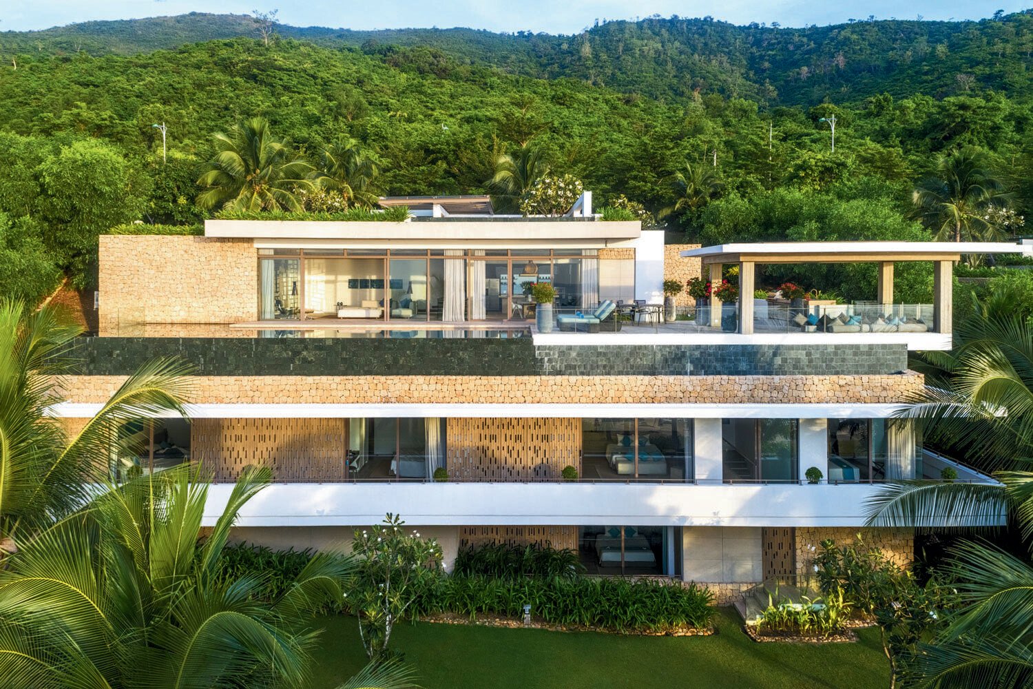 Không gian kiến trúc và cảnh quan tại Mia Resort Nha Trang