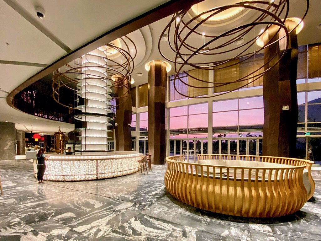 Không gian sảnh đón khách tại Pullman Phú Quốc