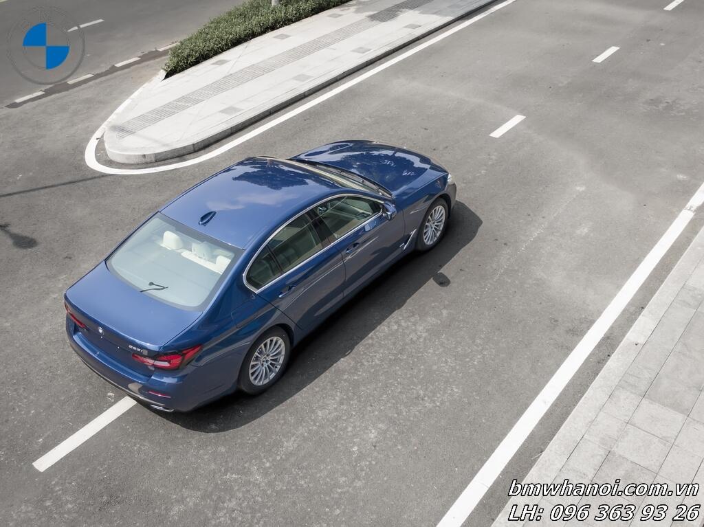BMW 530i Luxury - Hình 1
