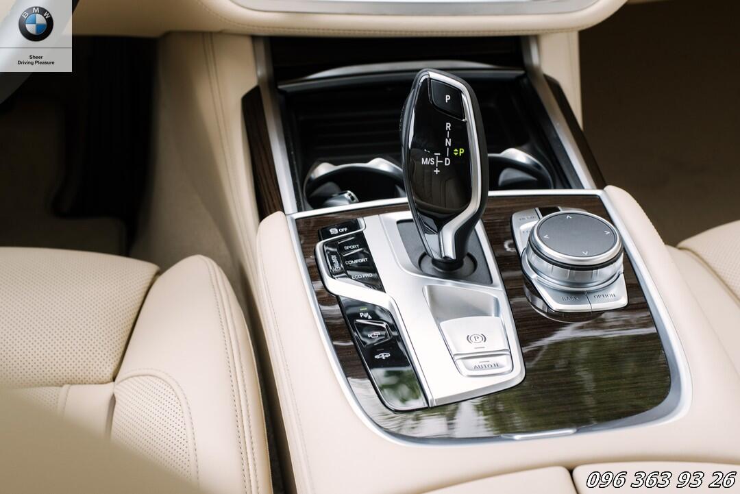 BMW 740Li - Hình 8