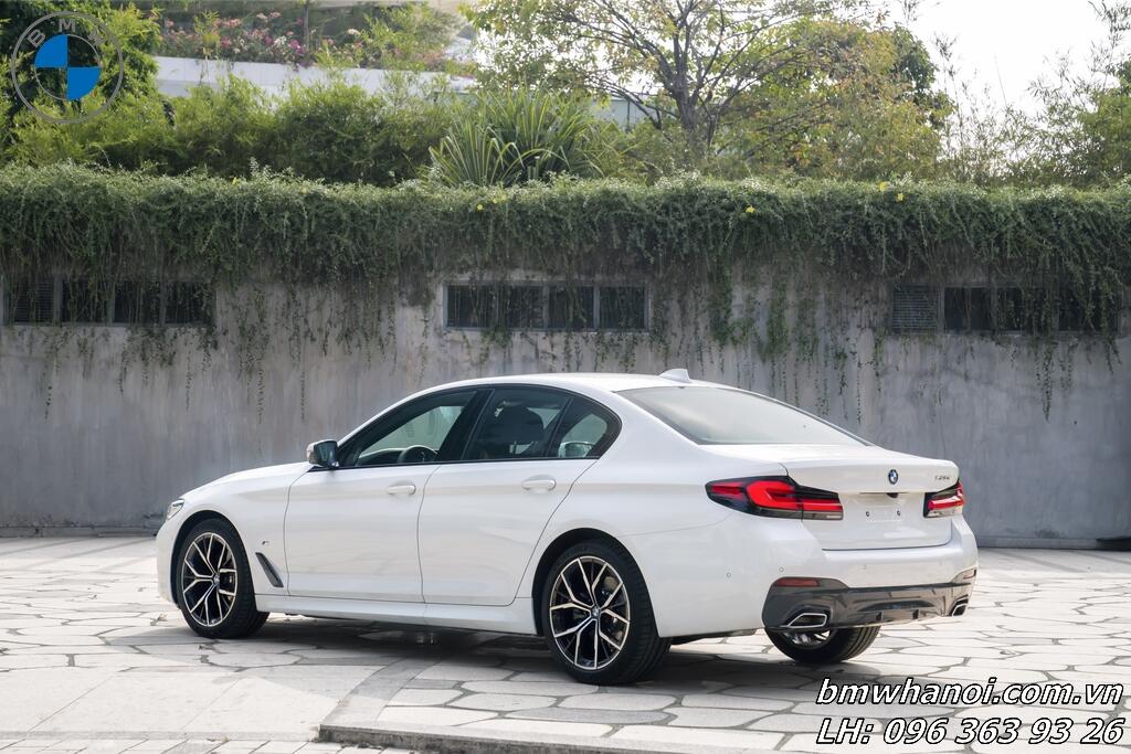 Đánh giá BMW 5 Series 2023 kèm chương trình bán hàng trong tháng