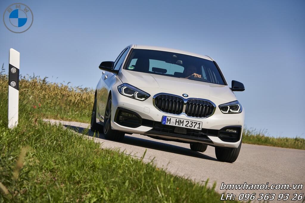 BMW 118i - Hình 1