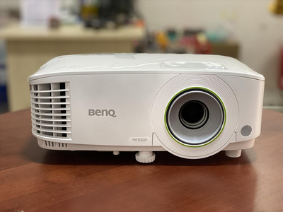 Máy chiếu Không Dây BenQ EW600
